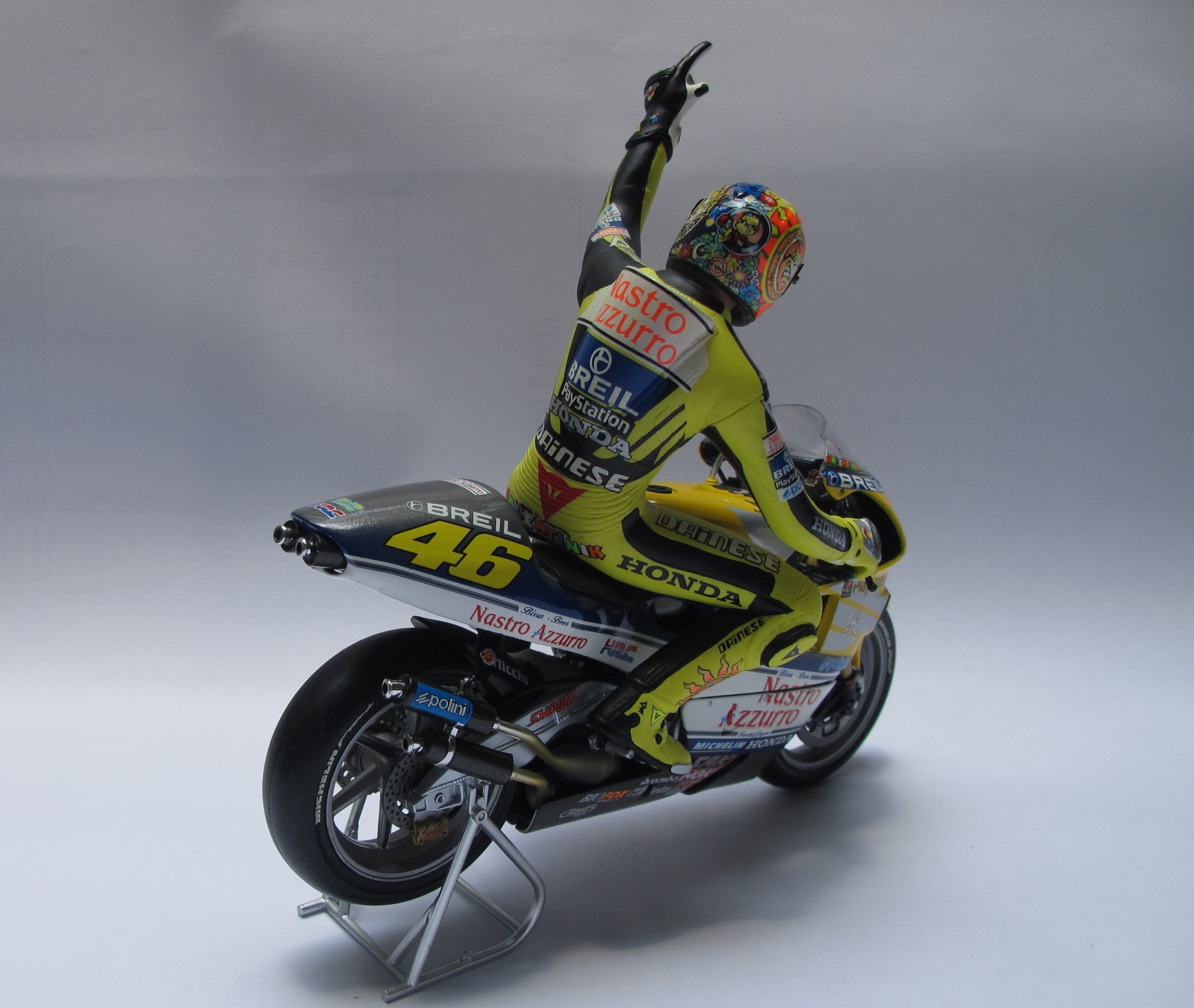 Xe mô hình HONDA NSR 500 + figure Valentino Rossi GP Donington