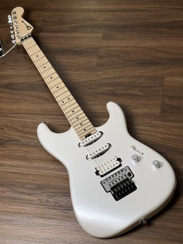 Charvel Pro-Mod San Dimas Style 1 HSS FR with Maple FB in Platinum