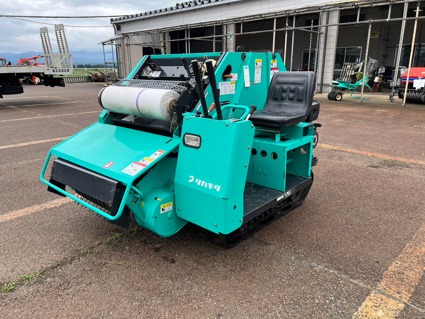 タカキタ 中古 ロールベーラー【自走式】＊SR-611DN【ディゼル】 – 農