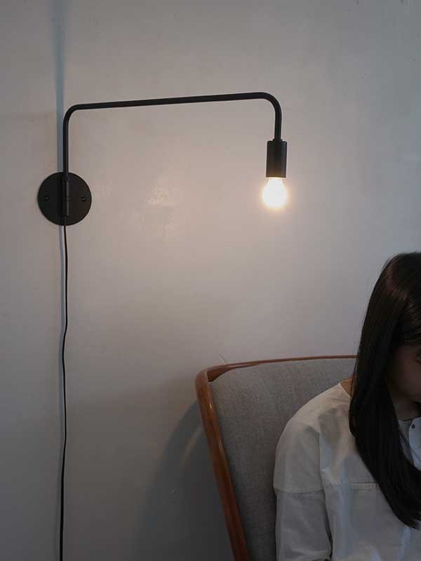 valoa ブラケットライト ブラック | AXCIS ONLINE