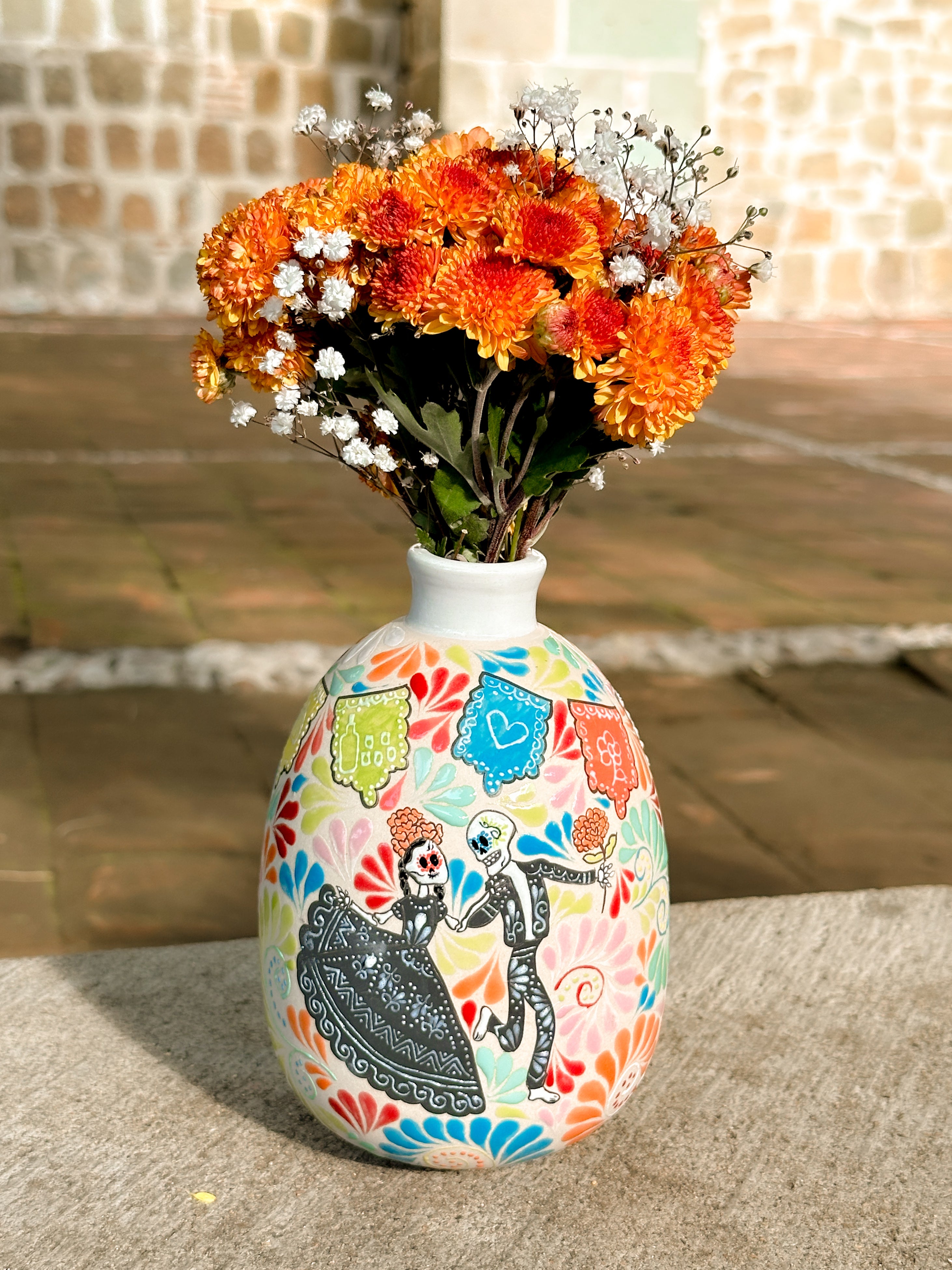 PRE-ORDER Frida & Diego Flower Vase (SHIPS IN APPROX. 6 - 14 WEEKS