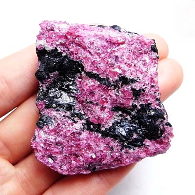 ユーディアライト 原石