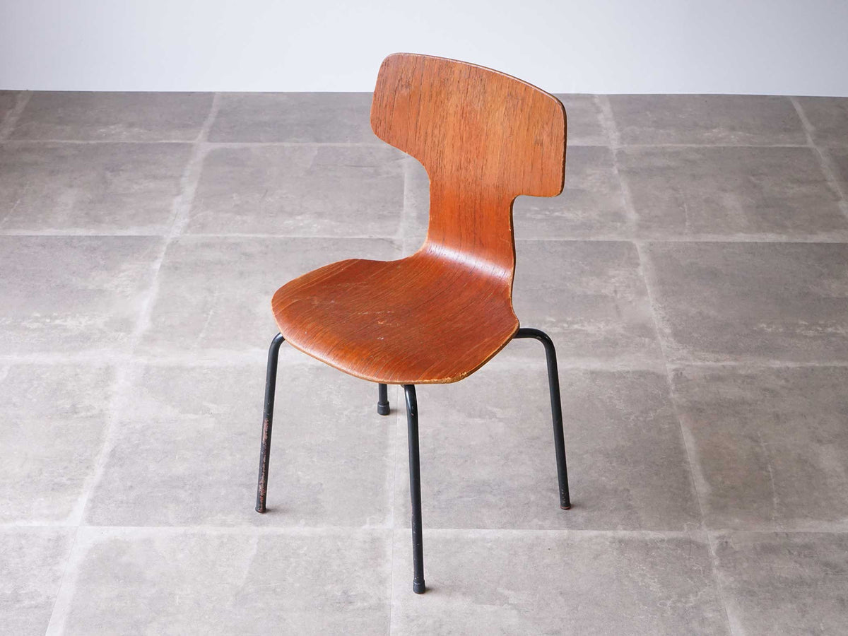 Arne Jacobsen（アルネ・ヤコブセン）Model3123 子供用チェア Tチェア