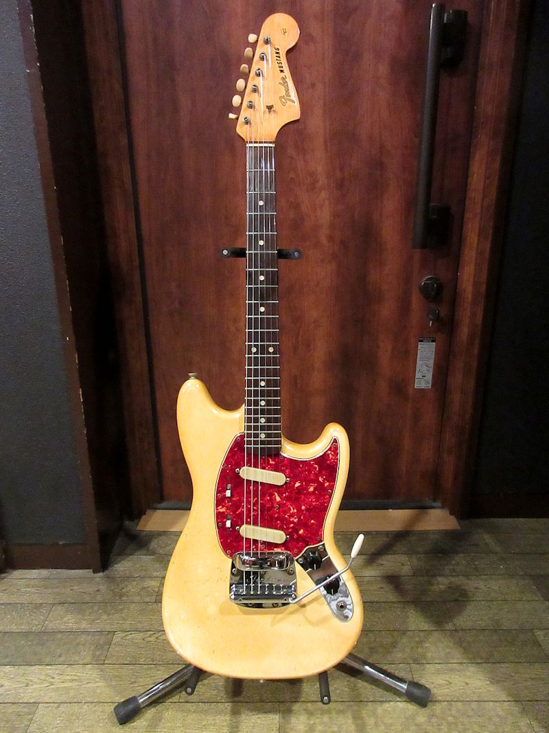 1965 Fender Mustang White - ヴィンテージギター買取り・販売の