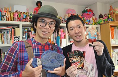 片桐仁さん × デハラユキノリさん | 片桐仁 不条理アート粘土作品展