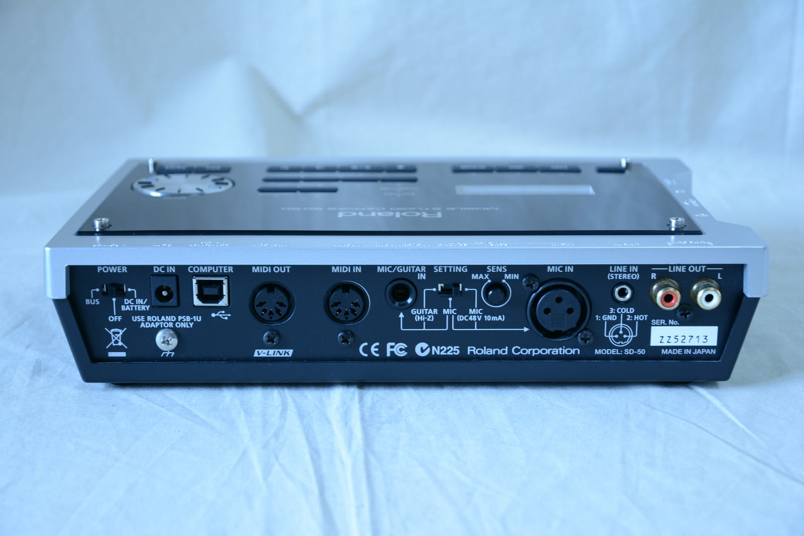 Roland SD50 - Mobile Studio Canvas Wav / MIDI Player, Audio Interface,
