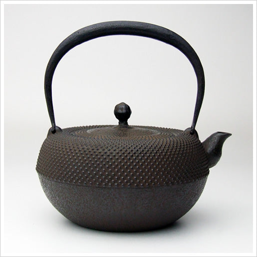 南部鉄器 鉄瓶 | 鉄鉢型 霰 | 0.9L | 薫山工房