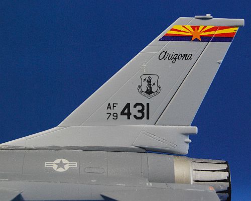 エッシー1/72 F-16Bファイティングファルコン(アリゾナANG)