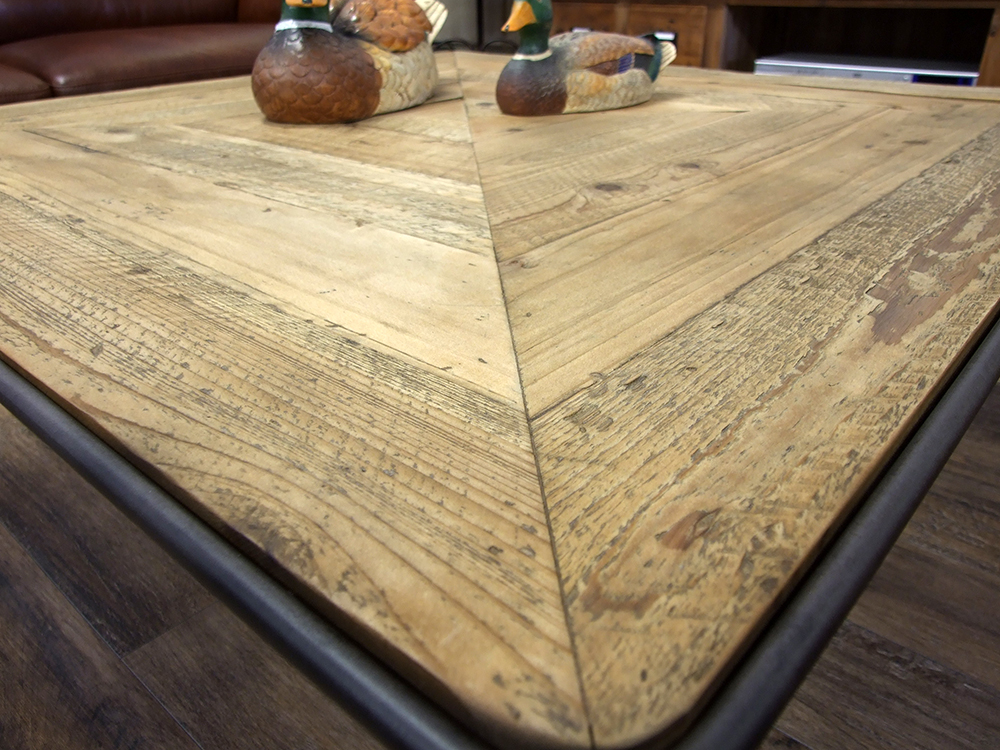 Crith クリス・コーヒーテーブル