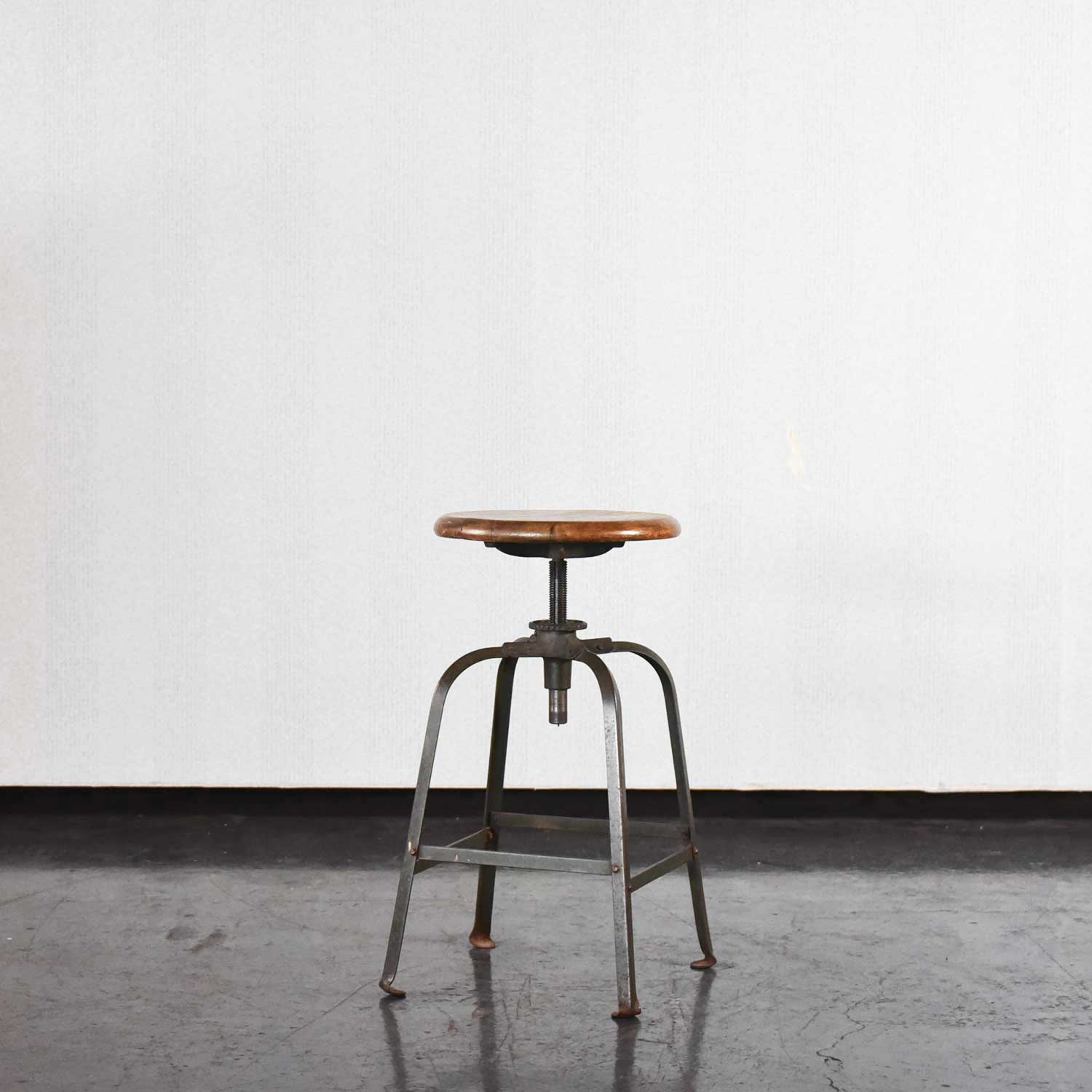 インダストリアル スツール/CH-59 – 神戸アンティークウェアハウス