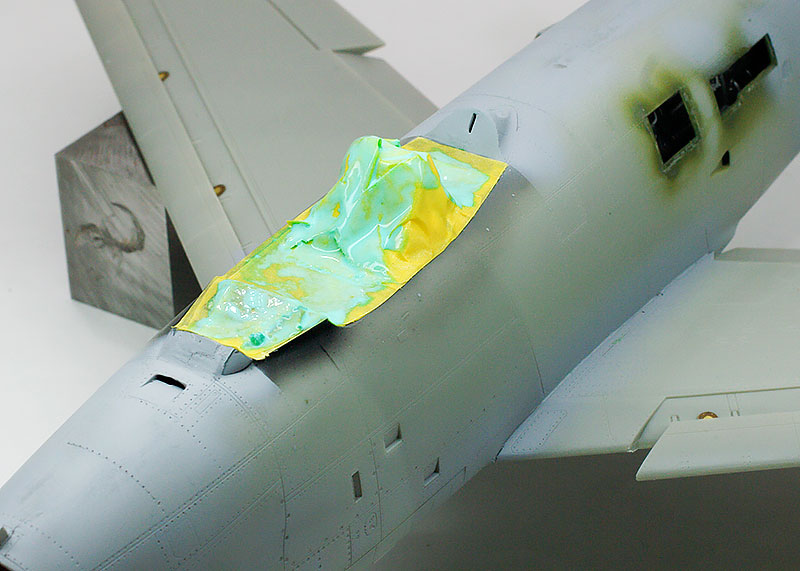 プラモ日記 » F-86Dセイバードッグ その15 機体内部の塗装とマスキング