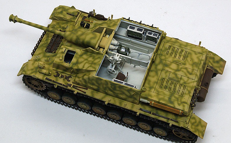 プラモ日記 » ドイツ・4号突撃砲 その9 車体上下の接着とシュルツェン