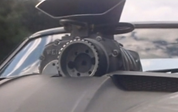 インターセプターのスーパーチャージャー マッドマックス