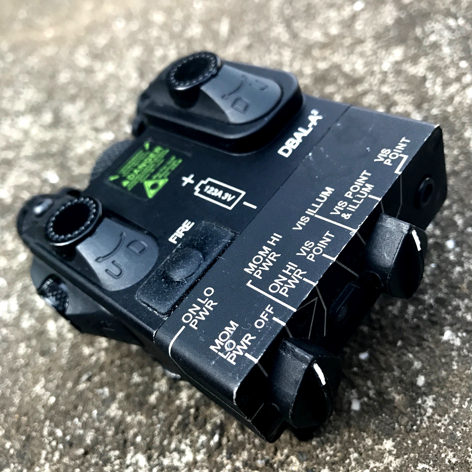 思わず角で頭をぶつけたくなるG&P製AN/PEQ-15A DBAL-A2レプリカ