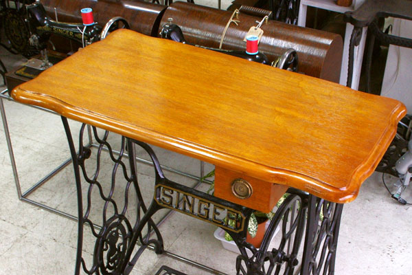 No.999 オーダーメイド 足踏みミシンの鉄脚テーブル：アンティーク