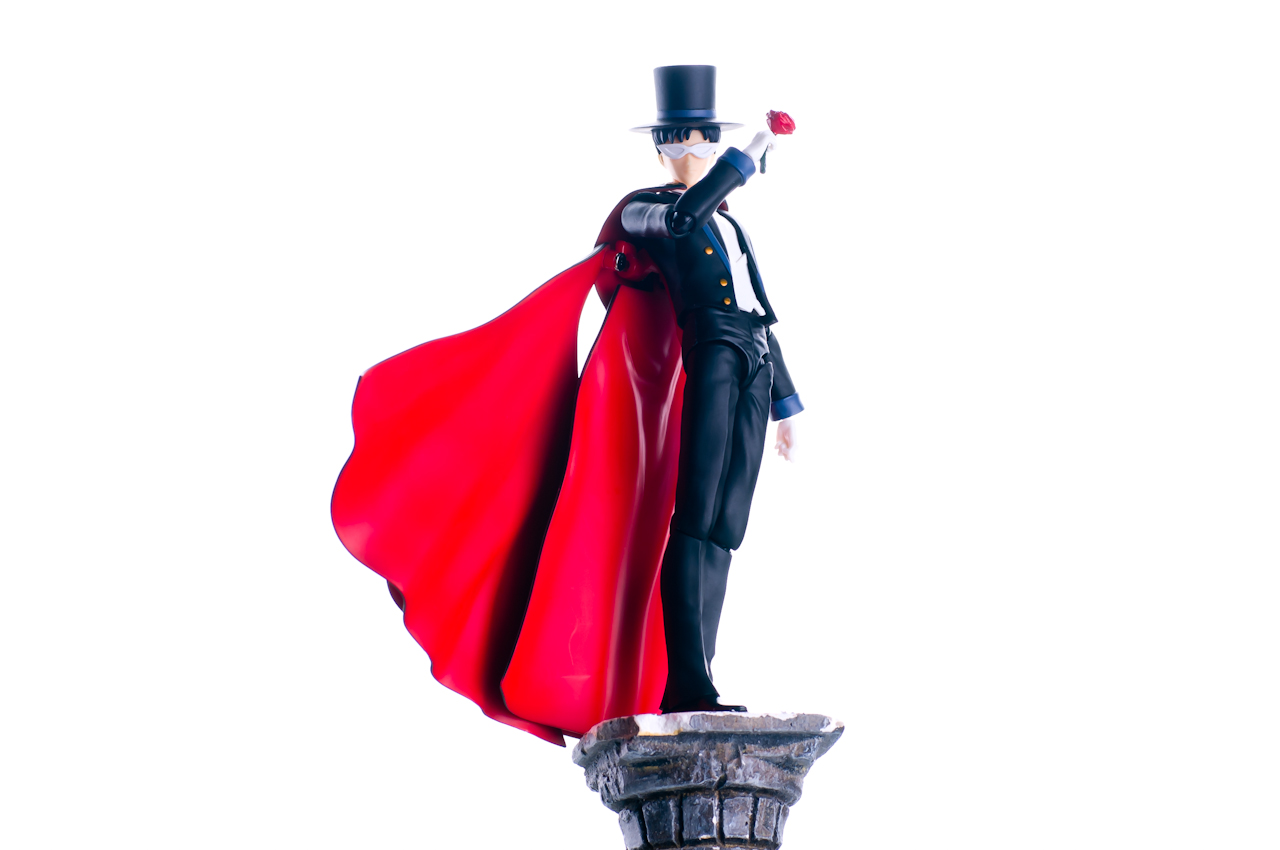 レビュー】 バンダイ S.H.Figuarts タキシード仮面 [美少女戦士