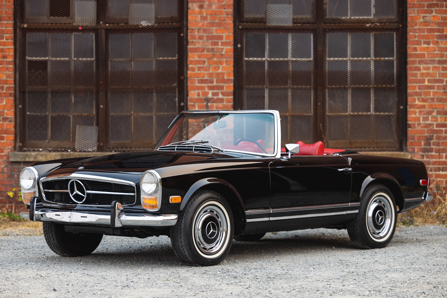 Mercedes-Benz 280SL 4-Speed – Silver Arrow Cars
