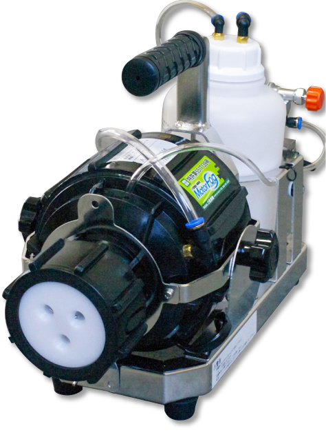 ムラなく葉面散布。ハウス栽培に最適な小型電動噴霧器モーターフォグ