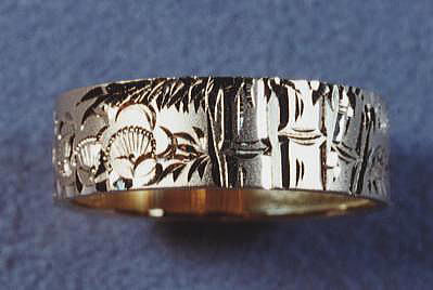 日本の彫金『和彫り 松竹梅』 内側に般若心経の276文字入り