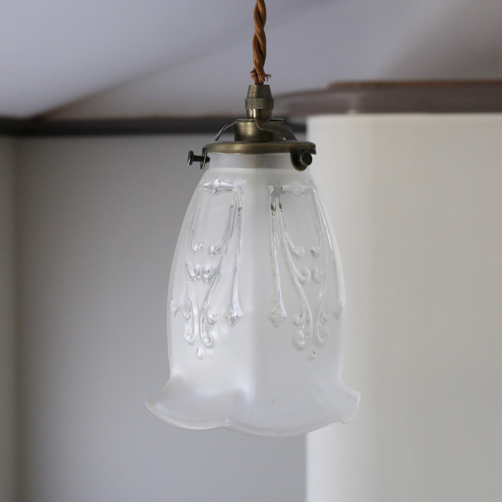 2月中旬入荷予定】お部屋に花が咲いたよう！ガラスシェードの