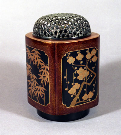 輪島塗（一般のお客様） ＞ 装飾品 ＞ 香炉 ＞ 香炉 入隅 四君子蒔絵 桐箱