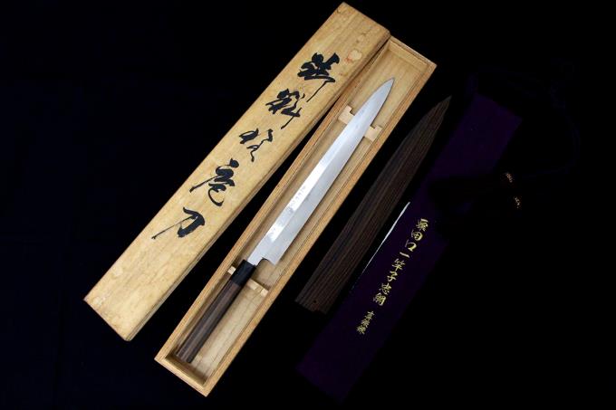 柳刃包丁 尺一 本焼 水牛縞黒檀八角柄 縞黒檀鞘・袱紗・桐箱付 λA2368