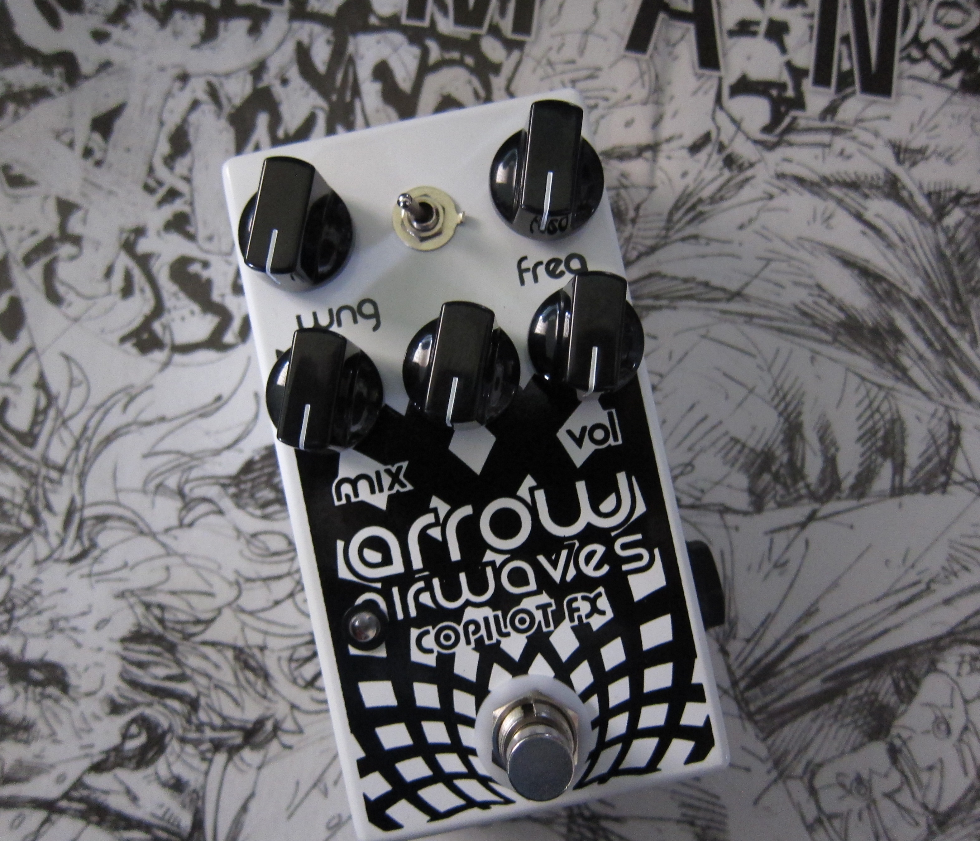 Copilot Fx Arrow Airwaves triggered white noise generator pedal