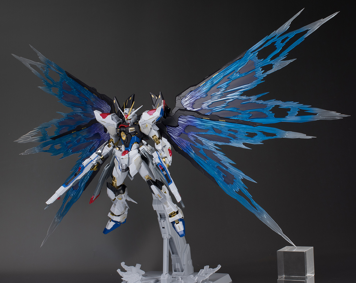 FULL REVIEW: 1/100 METALBUILD STRIKE FREEDOM GUNDAM WING OF LIGHT