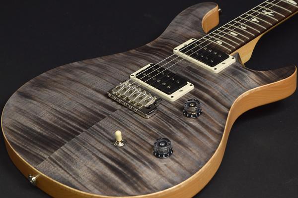 待望の復活をとげたPaul Reed Smith CE24から日本限定モデルが登場