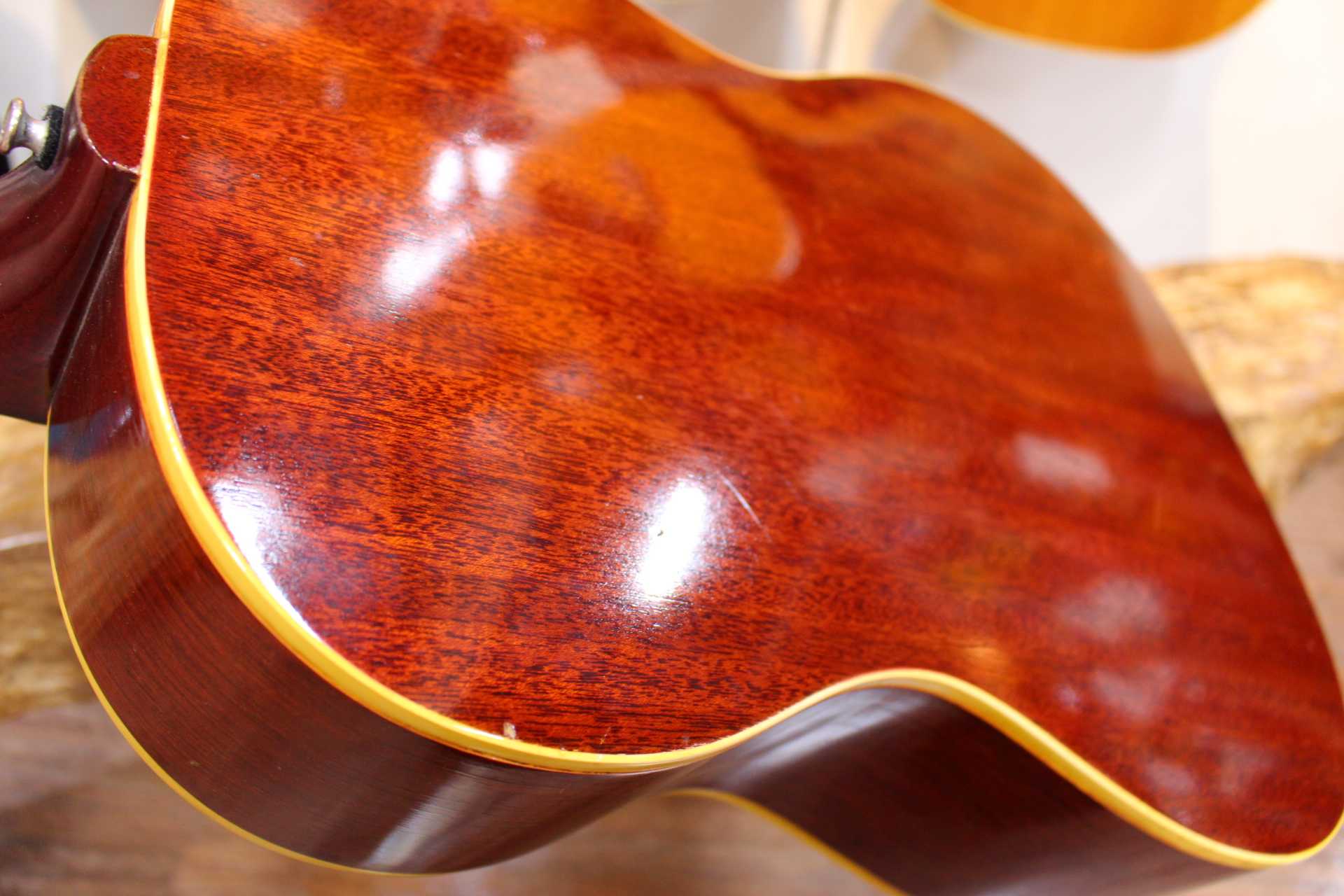 Shinjuku Vintage Guitar Show!! 本日は60年代のGibson/B-25