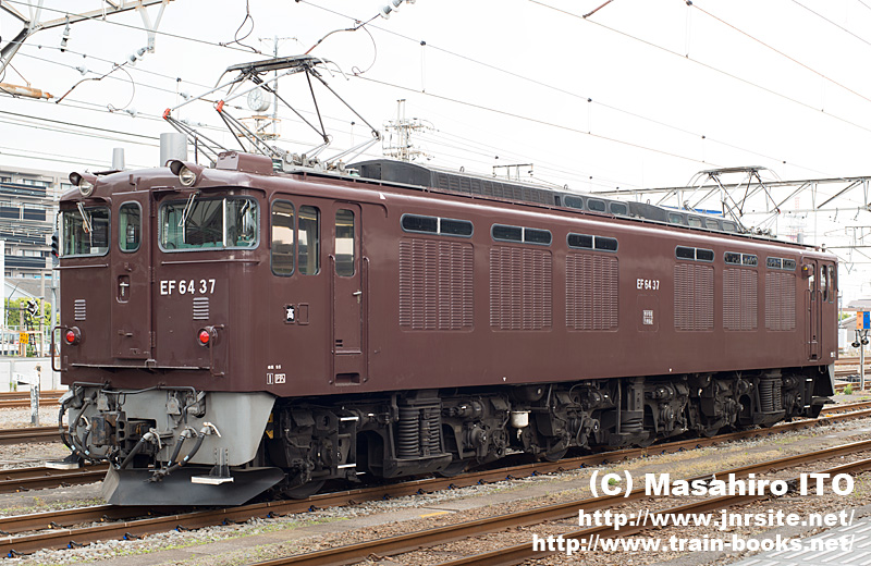 茶色になった高崎車両センターの EF64 37 | トレインブックス：店長の