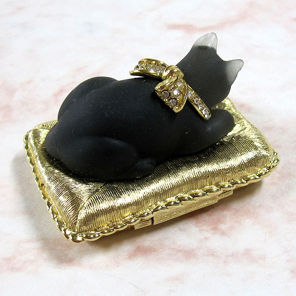 エスティ・ローダー 猫のコンパクト