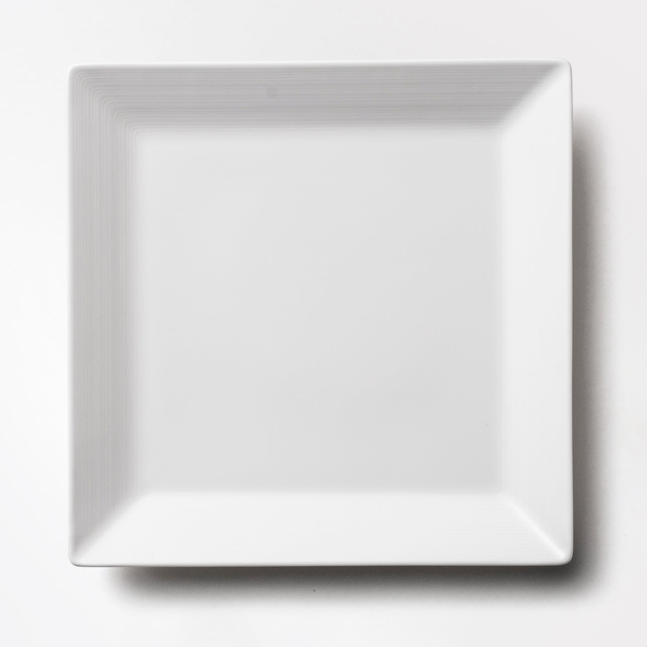 白いブランド食器｜25cm角皿｜EXQUISITE｜ニッコー公式オンラインショップ