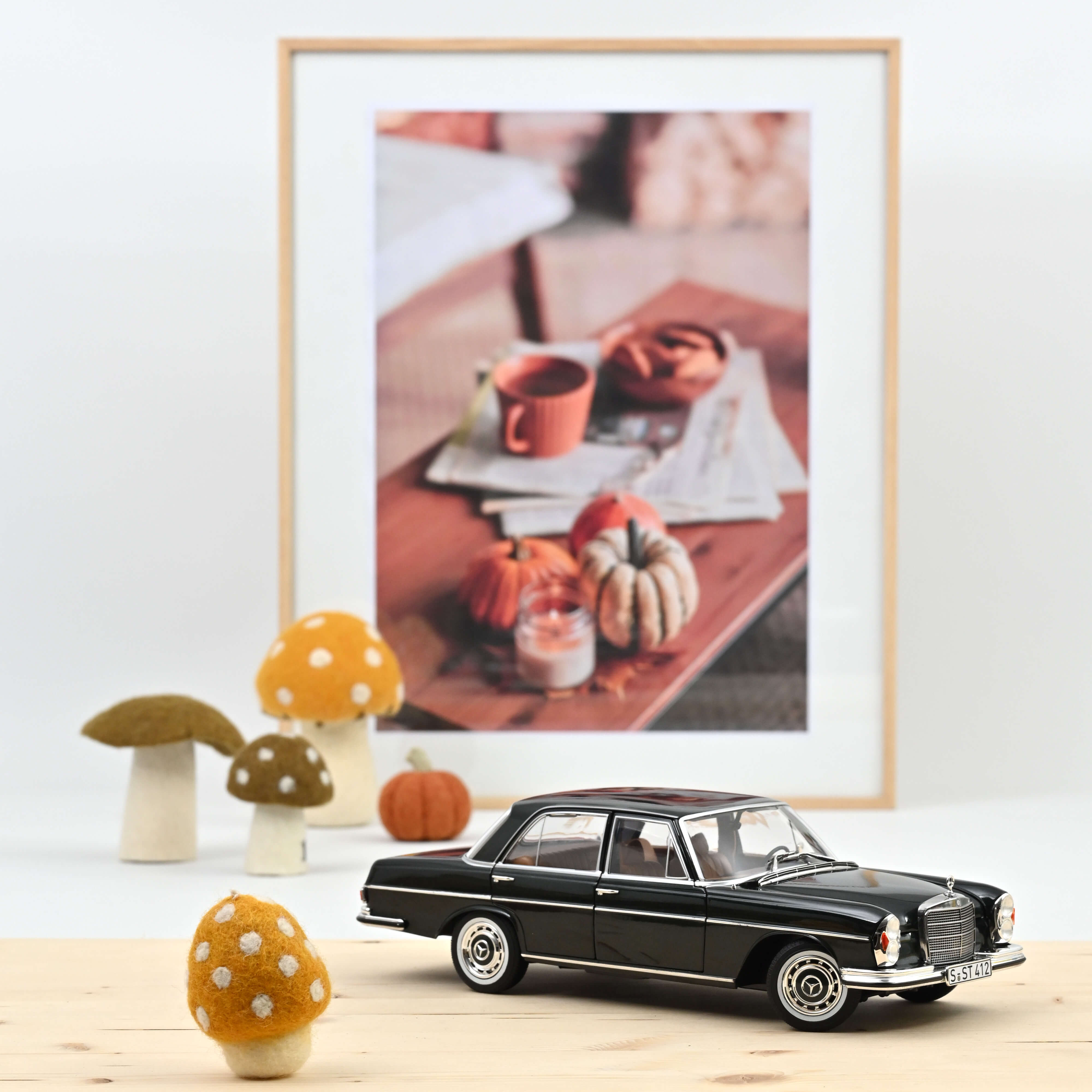 Mercedes-Benz 280 SE 1968 Pine Green metallic 1:18 – Norev