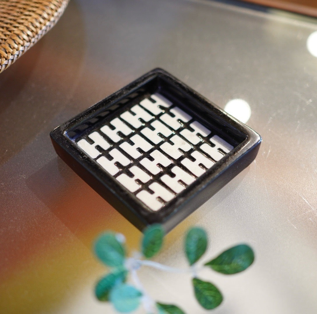 グスタフスベリ ドミノ / Domino スクエアトレイ 角皿 アッシュトレイ