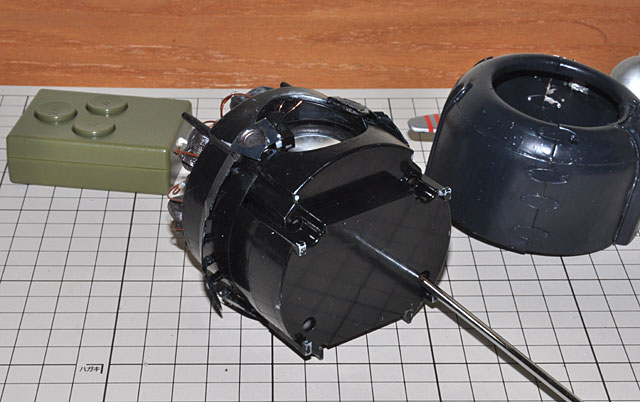 週刊零戦をつくる」プロペラ+エンジンサウンドシステムのスイッチ移設