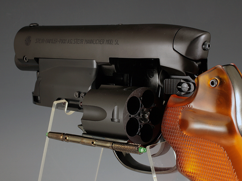 髙木型 弐〇壱九年式 爆砕拳銃 P1