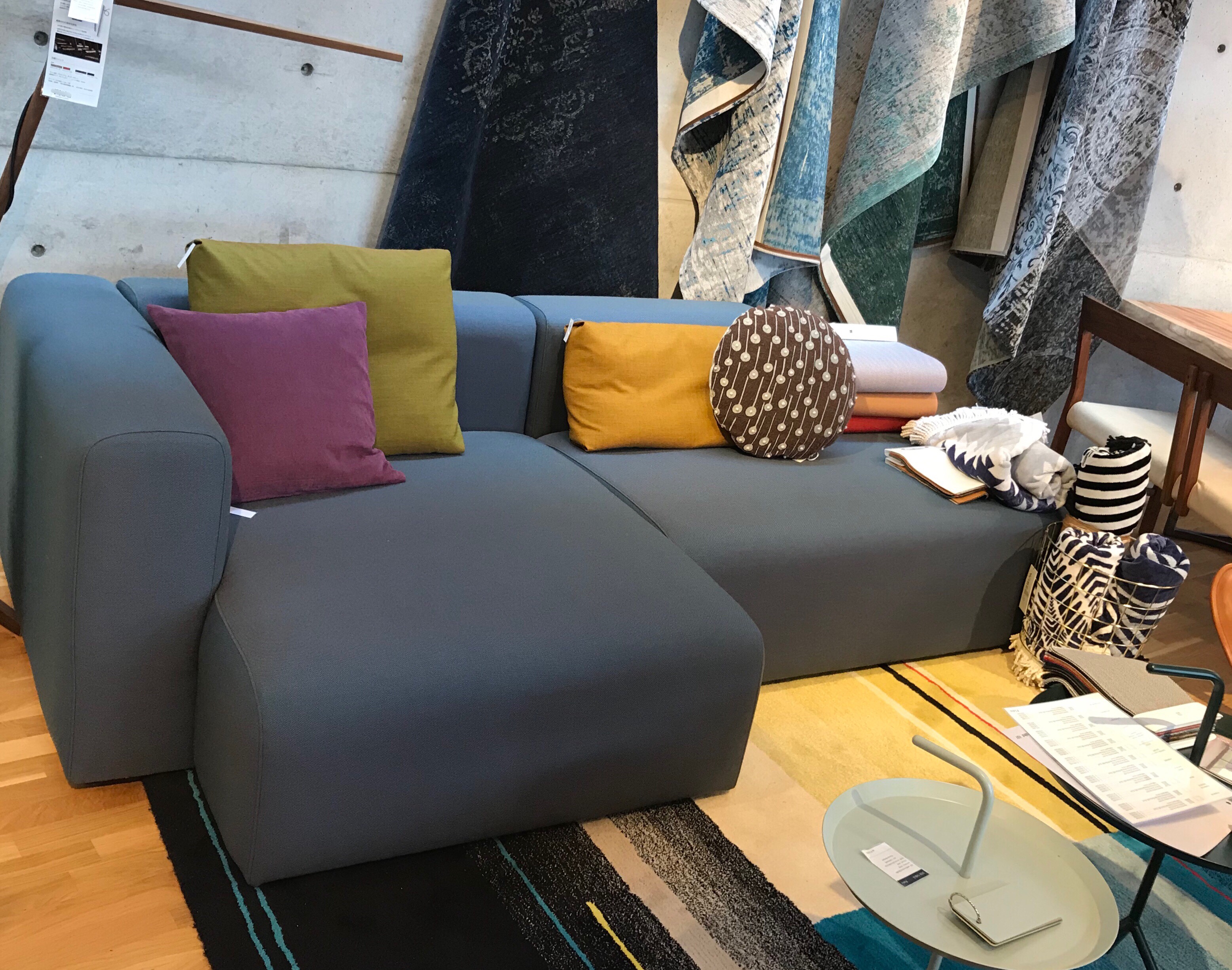 HAY】MAGS SOFAかピアーナソファか【心石工芸】｜日々是好日。二人暮らし。