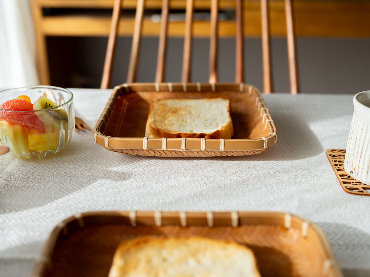 食事や盛り付けに使える炭化竹の角皿 – 市川籠店 | 1basketry