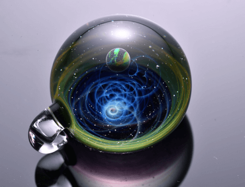 美しい「宇宙ガラス」の販売会、広島・エディオン蔦屋家電にて