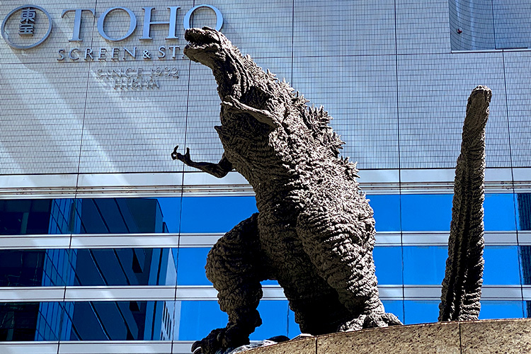 日比谷の「ゴジラ像」ってどこにある？行き方を解説 ｜ 東京一人旅男子