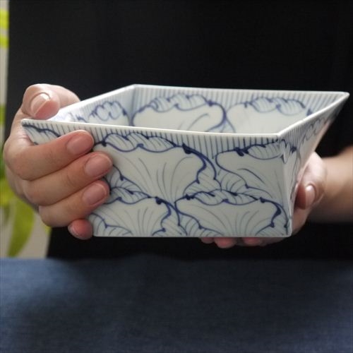 有田焼/そうた窯/角捻り鉢 染付花弁紋 /15.8×15.8 X H6.7 - テーブル