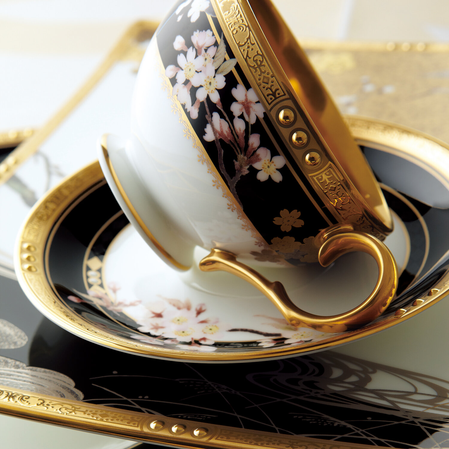 特集 創立120周年記念特集［第一弾］｜四季折々のモチーフを荘厳に表現