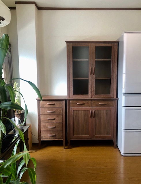 京都 北海道は旭川、北匠工房さんのTULANカップボードとチェストを納品