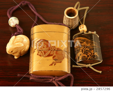 印籠 風景絵 根付 女性用の写真素材 - PIXTA