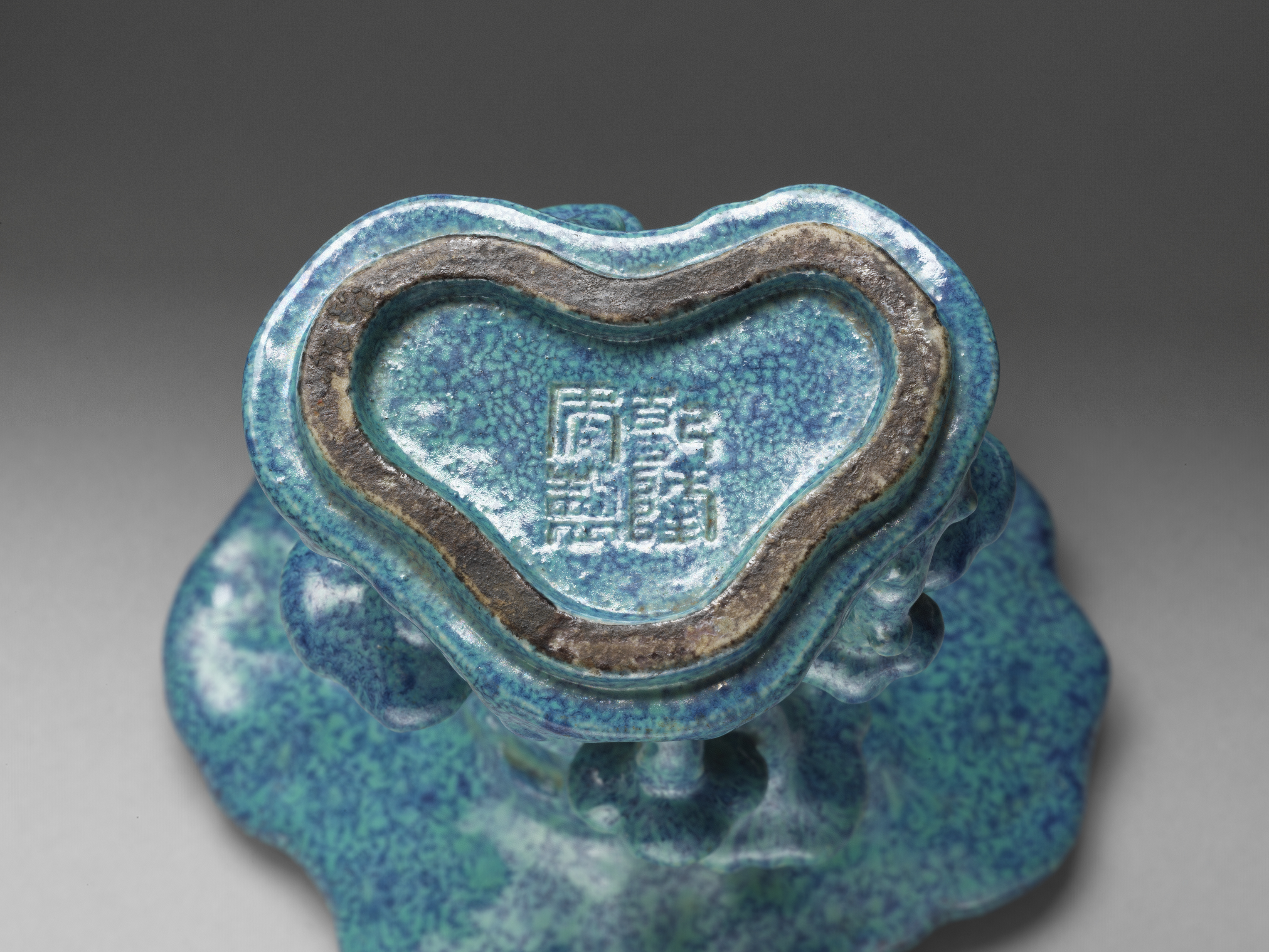 国立故宮博物院 3D文物鑑賞-3D文物-清 乾隆 炉鈞釉霊芝花挿