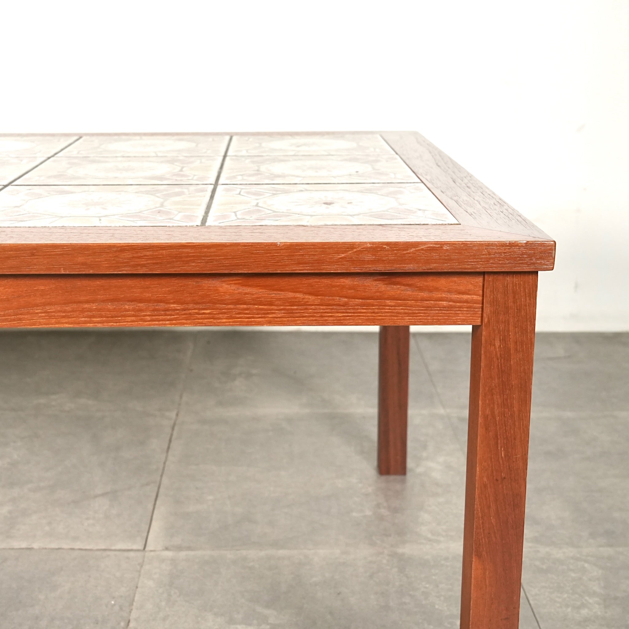 デンマークヴィンテージ タイルトップ ローテーブル – TIME HYPE