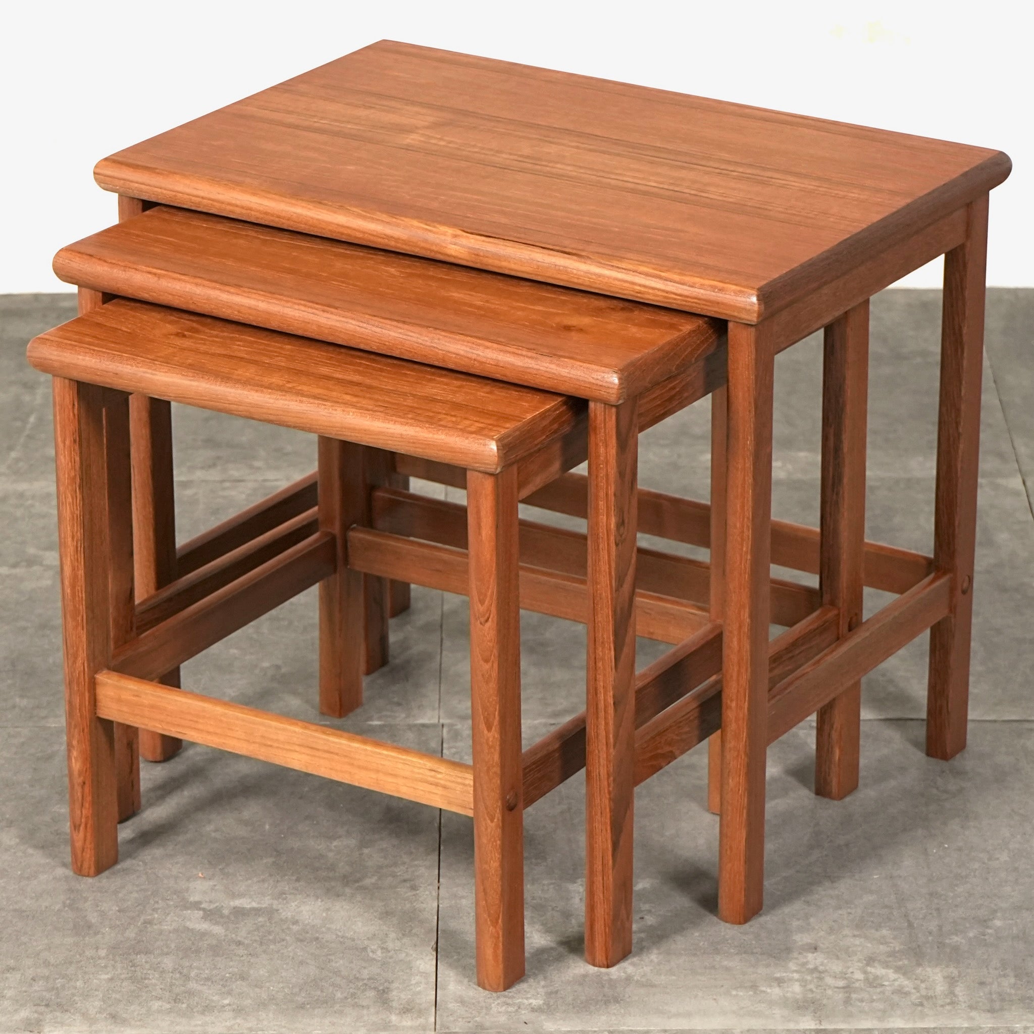 デンマークヴィンテージ ネストテーブル – TIME HYPE