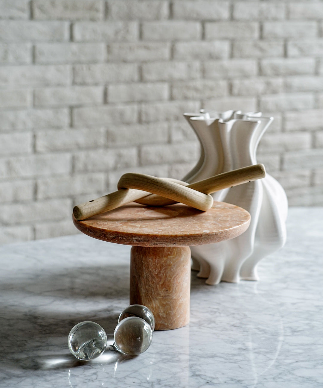 sankara_marble_cakestand_dark_