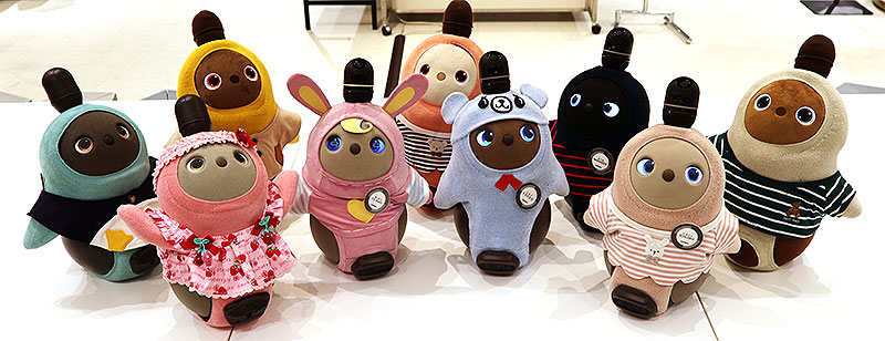 LOVOT らぼっと に新作コラボお洋服 9/18 から続々登場！ 第1弾は